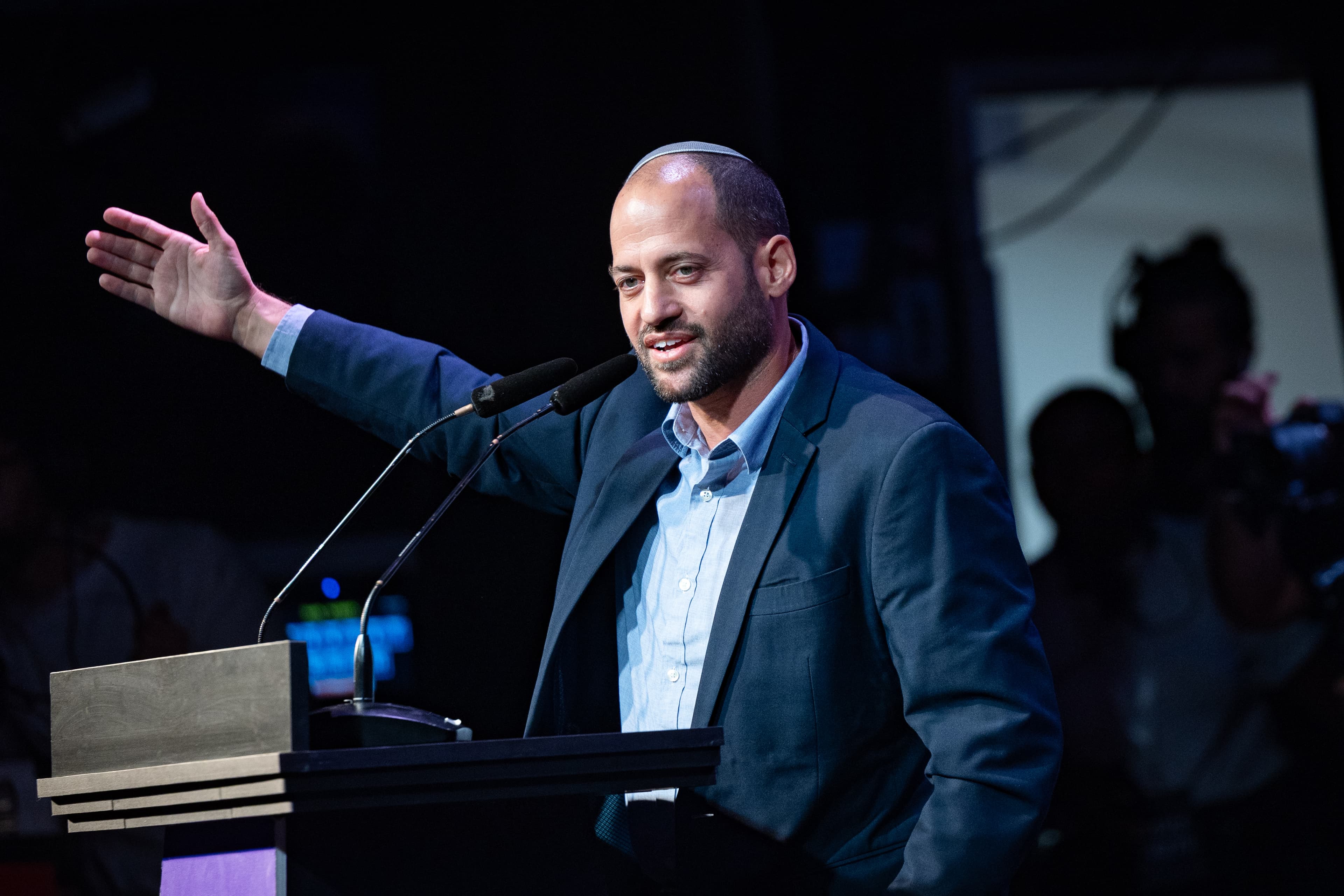 בהמשך לפרסומו של בועז גולן: דוידי בן ציון הודיע על פרישה ממפלגתו של וינטר