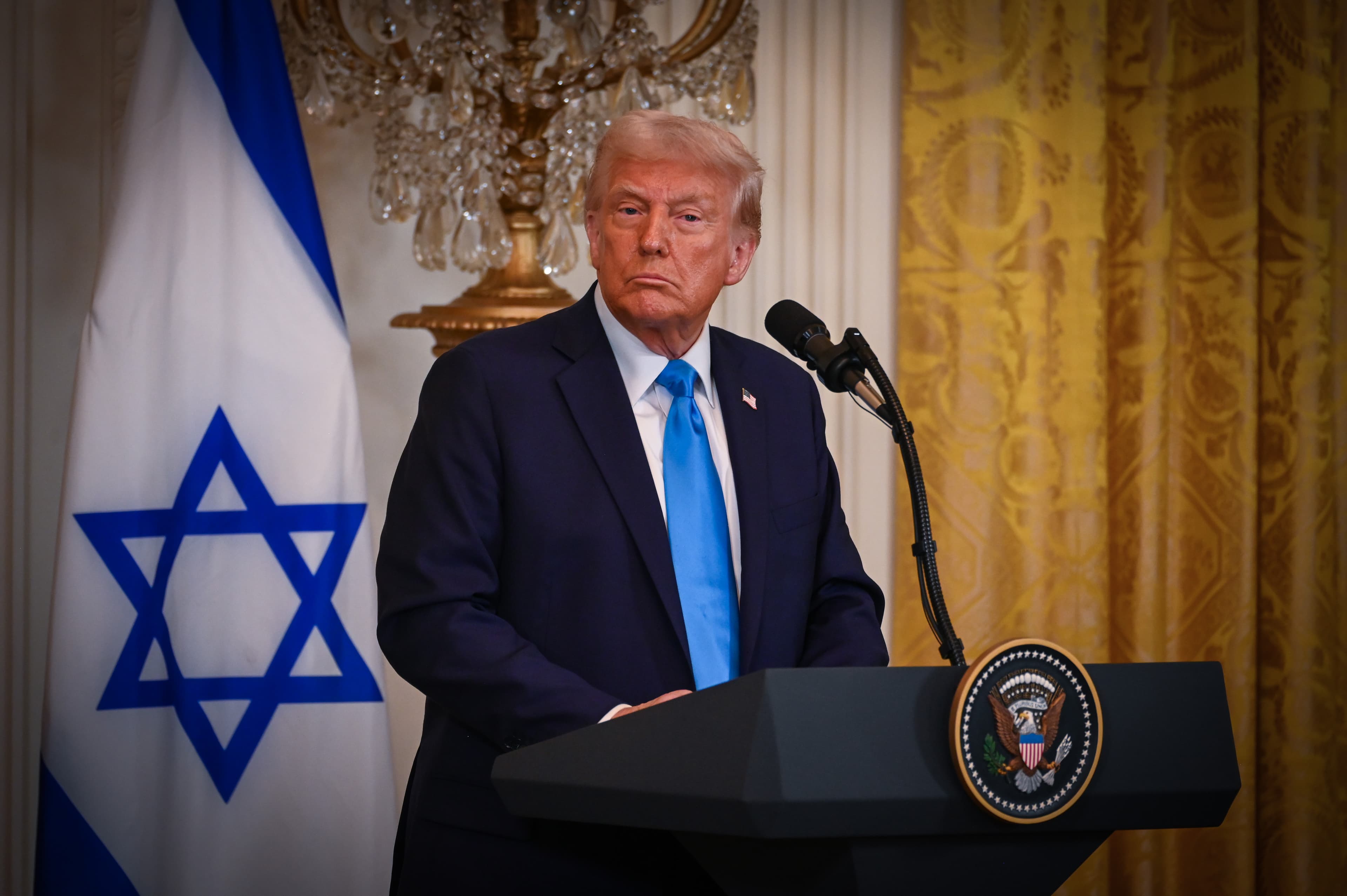 לפני זמן קצר: הנשיא טראמפ ורה"מ נתניהו שוחחו בטלפון | הנשיא האמריקני: "העסקה - קיר מול התגרענות איראן"