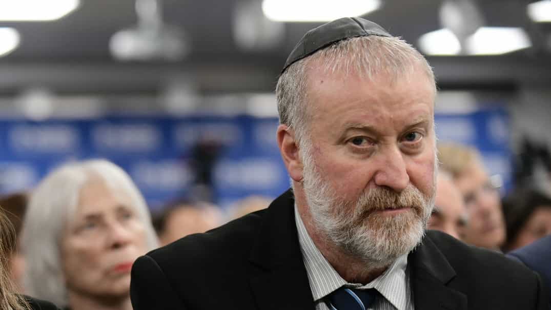 עורך דינו של נתניהו חשף חשד להדלפת מידע מצד נהגי נתניהו: מנדלבליט אישר שלא פעל בנושא