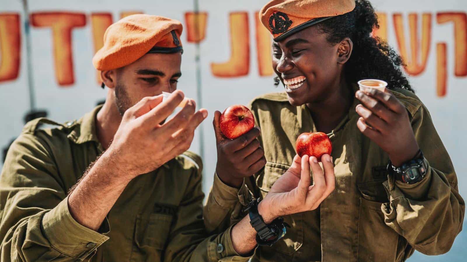 מערכת חדשות 04 מאחלת חג שמח ושנה טובה לעם ישראל היקר
