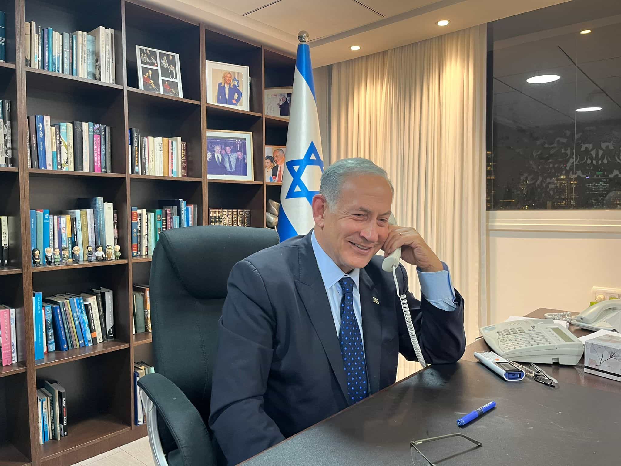 הקברניט ההודי חשף בשיחה עם נתניהו: "טייס המשנה רצה להתפלל - ואז היכה אותי מאחור שוב ושוב" | צפו