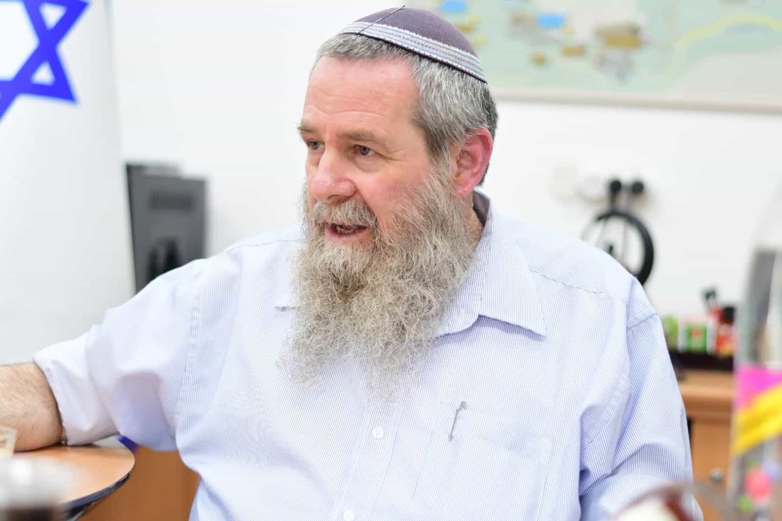 ח"כ אבי מעוז סגר מעגל בהכנסת ספר תורה ביישוב אביה: "נפעל לריבונות ביהודה ושומרון" | צפו