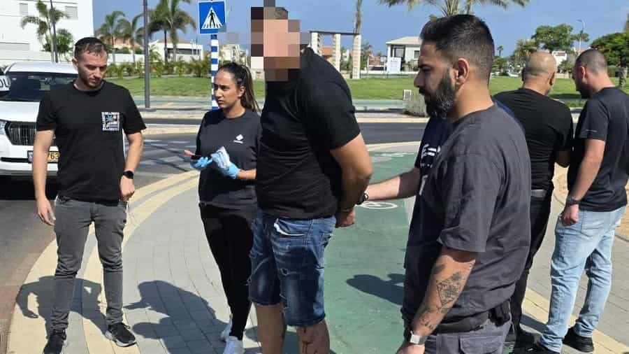 ראש עיריית כפר סבא ואשתו נעצרו בחשד לשחיתות: מאות אלפי שקלים בתמורה להטיית מכרזים