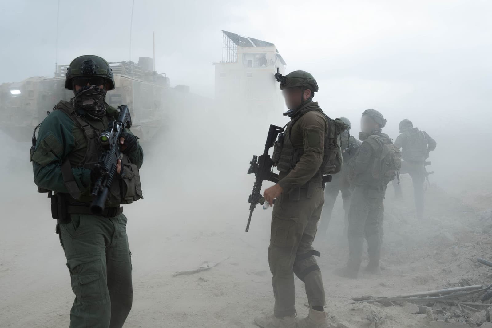 צה״ל ושב״כ השמידו מחסני אמל״ח ובור שיגור ברצועה - צפו