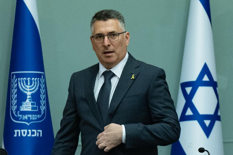 סער מגנה את תקיפת הדיפלומטים ומבהיר: "תיאום מראש עם צה"ל היה יכול למנוע את האירוע"