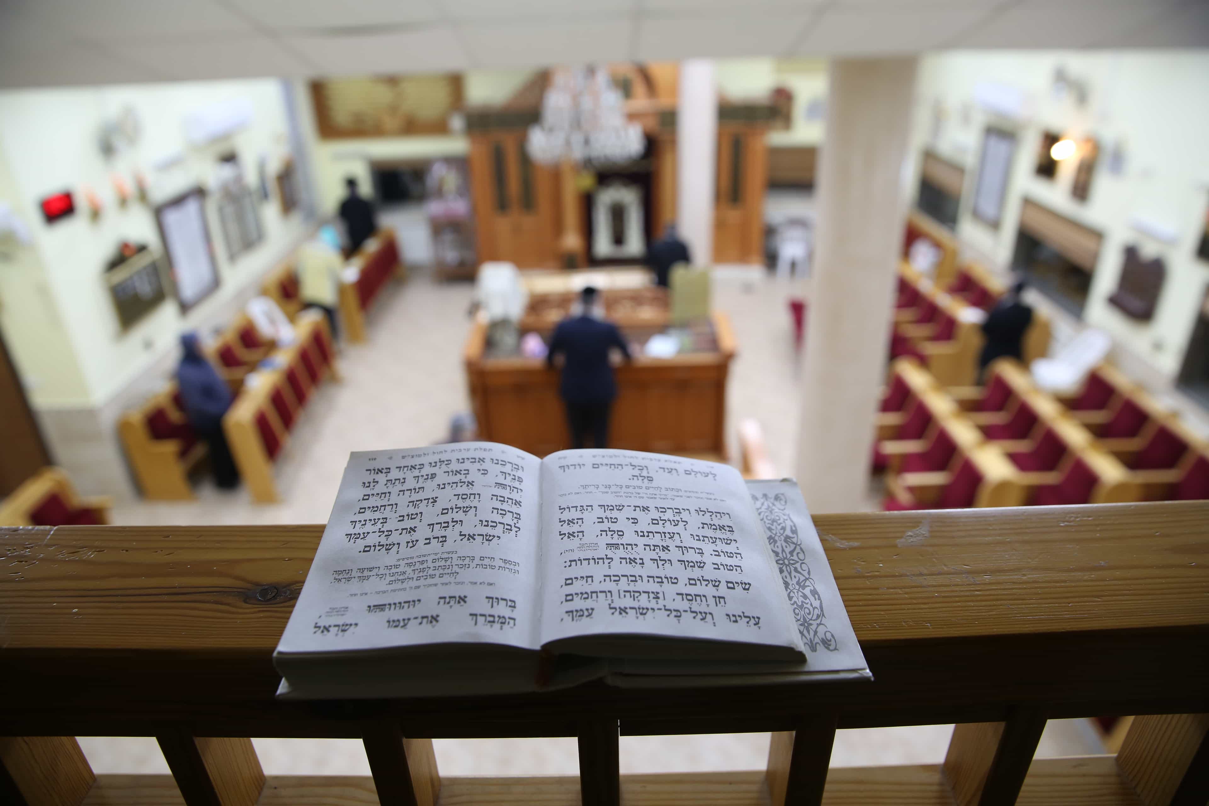 בניגוד להחלטת בג"ץ: עיריית תל אביב אוסרת על הפרדה מגדרית באירוע הסליחות בחוף תל ברוך