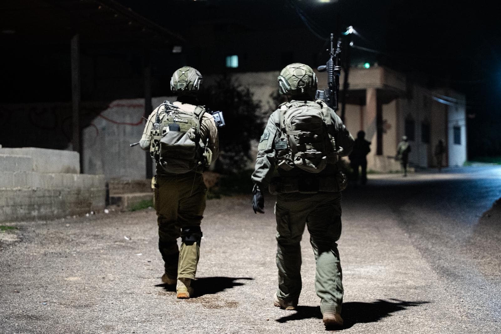 כוחותינו תפסו מצבור אמצעי לחימה שהוסתר באורוות סוסים בכפר מג׳אר