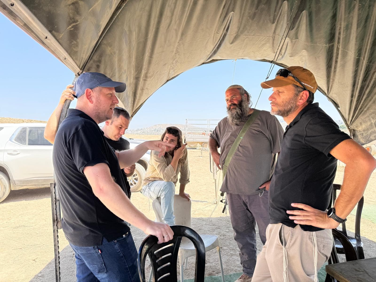 "מבטלים את הסכמי אוסלו בשטח": עוזאל ותיק בסיור עם ראשי פורום "הביתה"