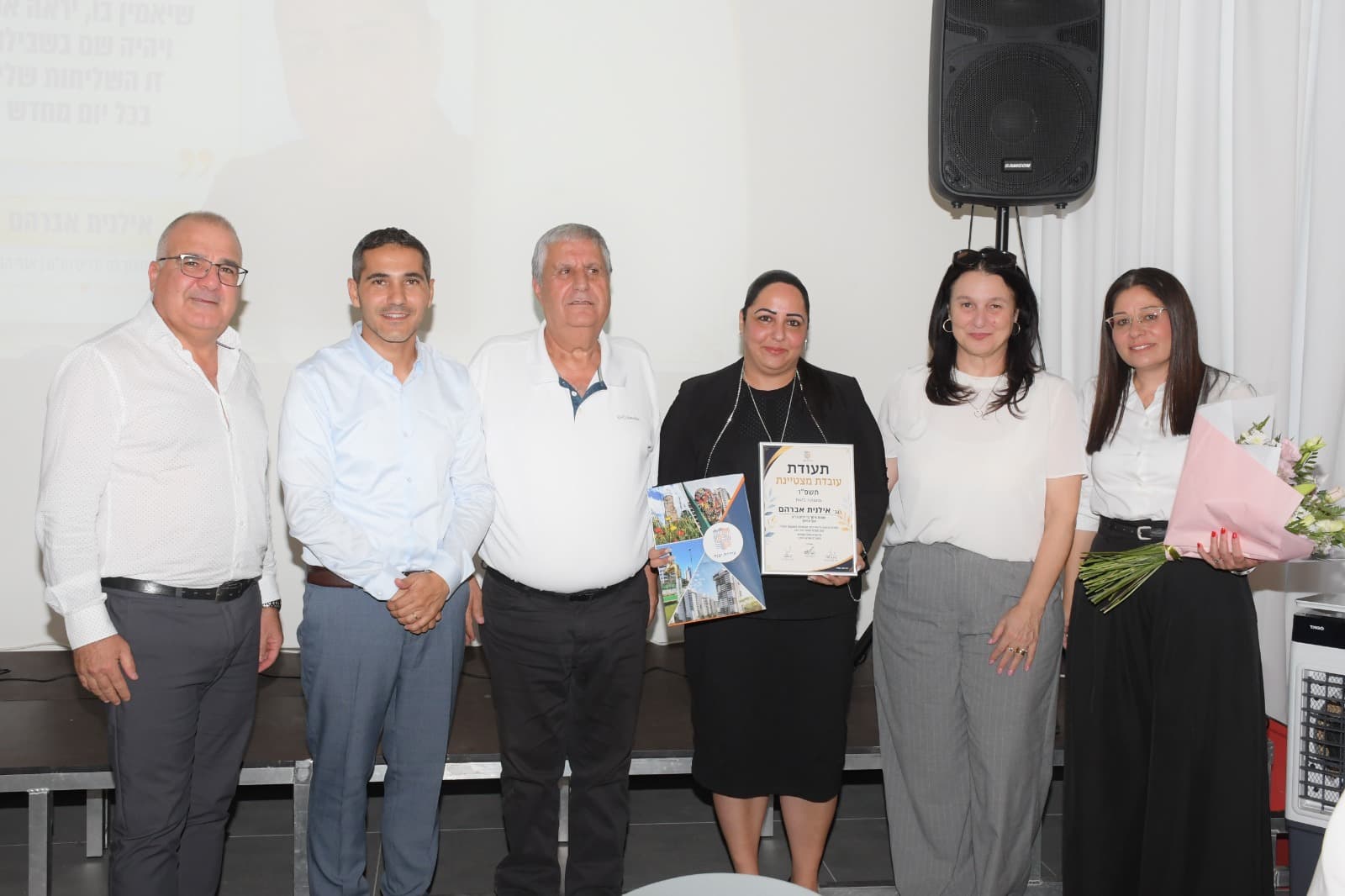לא רק עובדים, אלא האנשים שעושים את יבנה: אלה מצטייני עיריית יבנה לשנת תשפ״ו