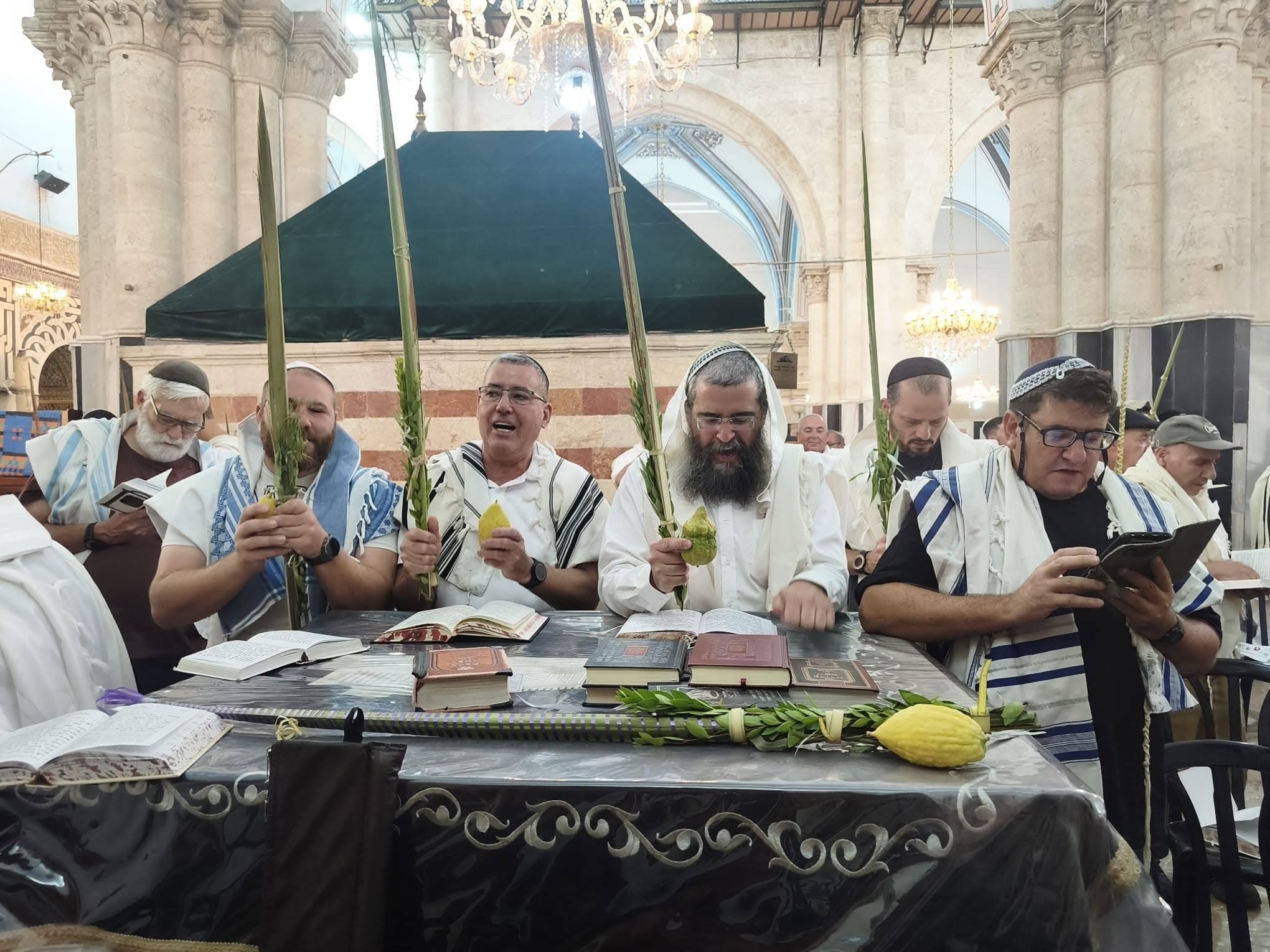 מסורת של 14 שנים: תושבי קריית שמונה עלו לרגל לירושלים ולמקומות הקדושים