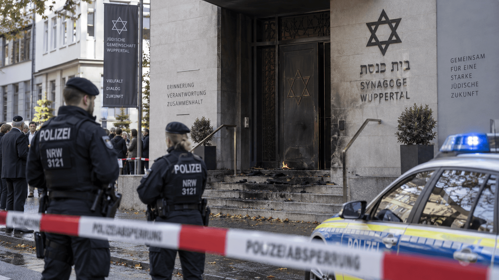 חשד להצתה בבית הכנסת בוופרטל: בן 37 נעצר – הקהילה היהודית מזהירה מפני החרפת האנטישמיות