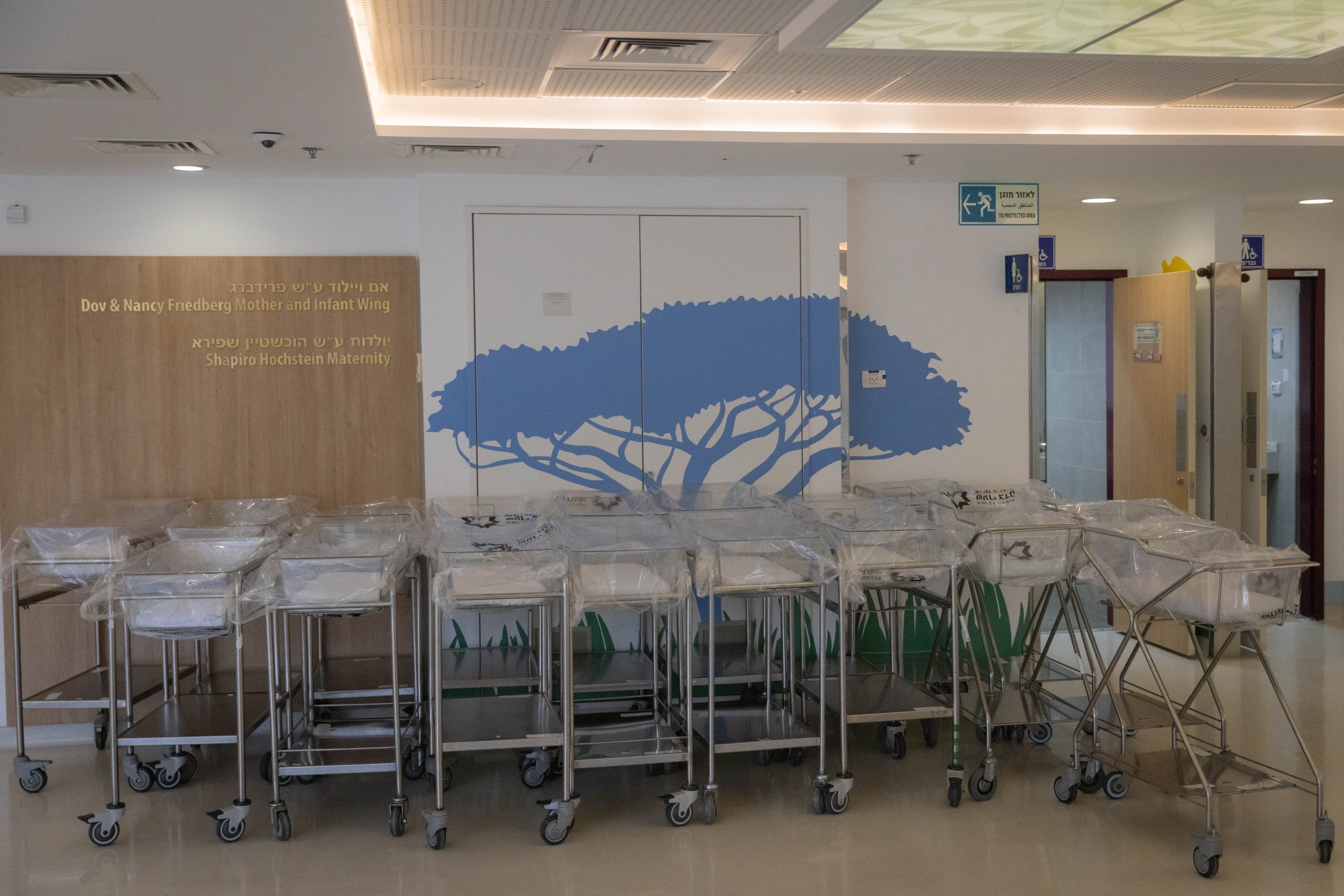 חיים חדשים לצד הדאגה: אחותו של נריה לייטר ילדה בת – ומאושפזת 40 מטרים מאחיה הפצוע
