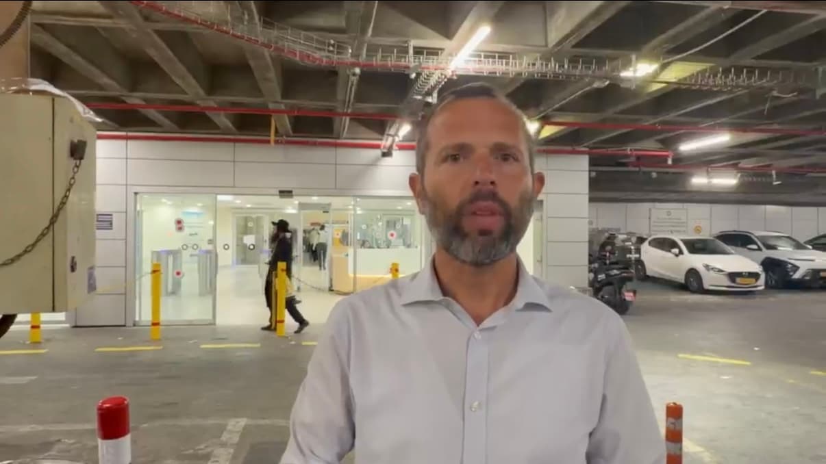 ישראל גנץ משערי צדק: "הרופאים נלחמים על חייו של נריה לייטר – הממשלה חייבת לפעול עכשיו" | צפו