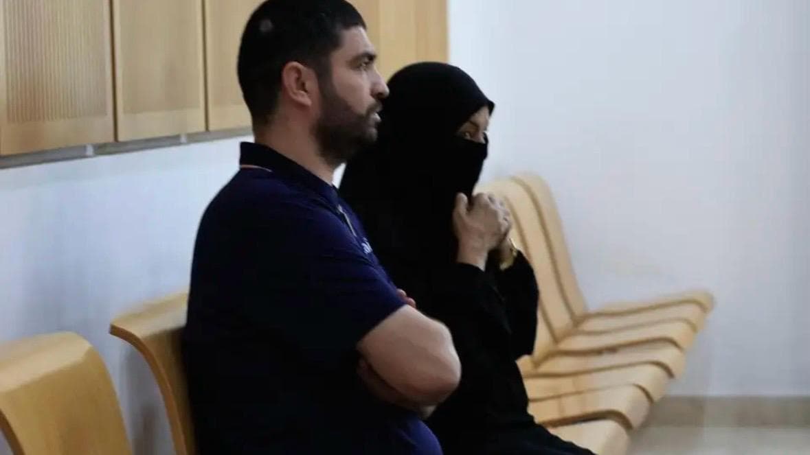 אחותו של איסמעיל הנייה על דוכן העדים: טענה כי אינה יודעת לקרוא ולכתוב
