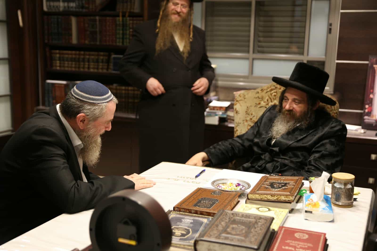 האדמו”ר מפיטסבורג בירך את ח”כ אבי מעוז: “כולם יודעים שאתם דואגים ליידישקייט, חשוב מאוד שתצליחו” | צפו