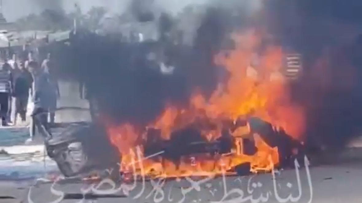 דיווח עזתי: כלי רכב הותקף בדיר אל־בלח שבמרכז הרצועה - לפחות מחוסל אחד במקום | צפו