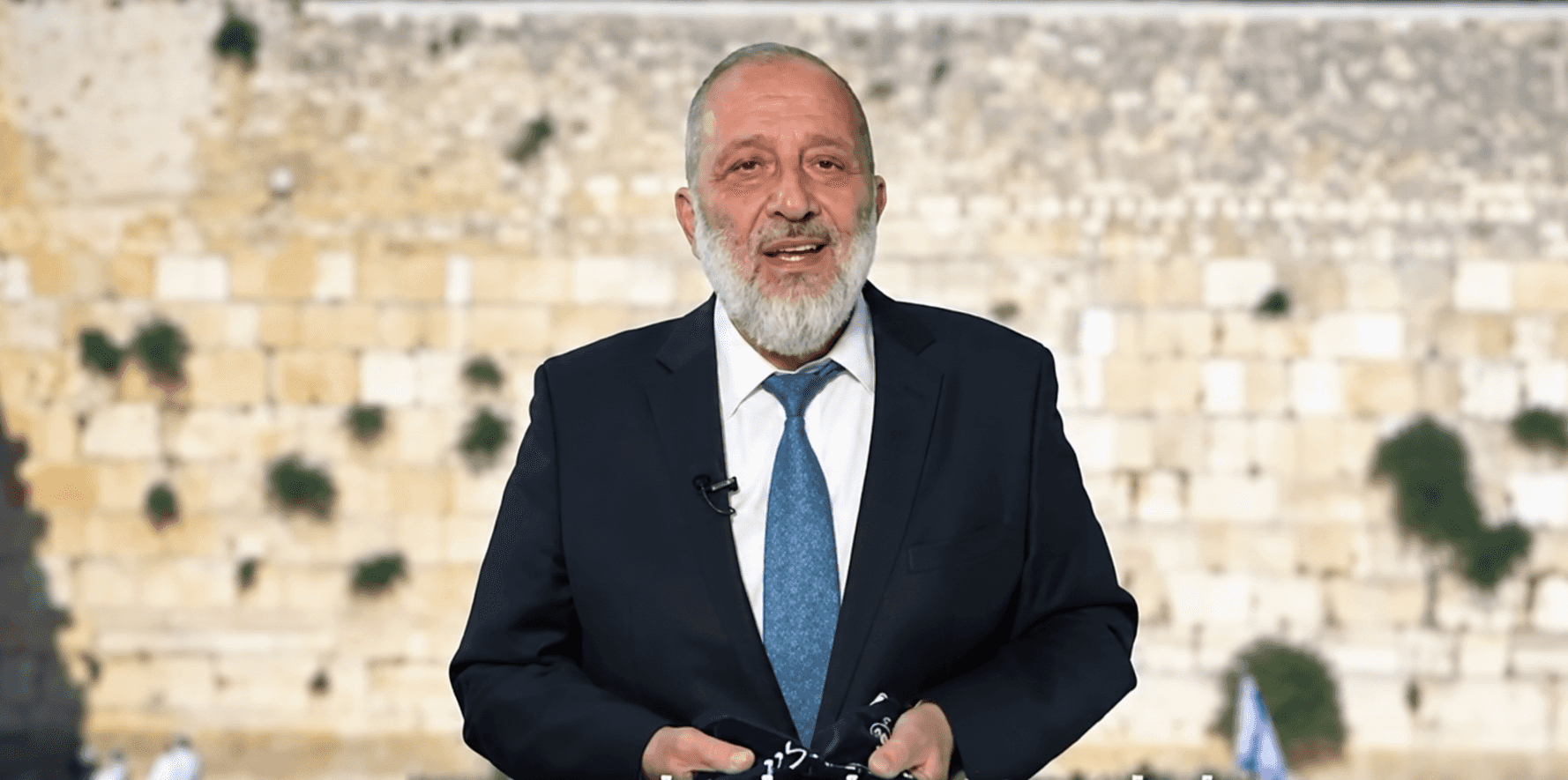 דרעי מתחייב: תפילין וטלית במתנה לכל ילד בגיל 13 - ומקום תפילה בבתי הספר | צפו