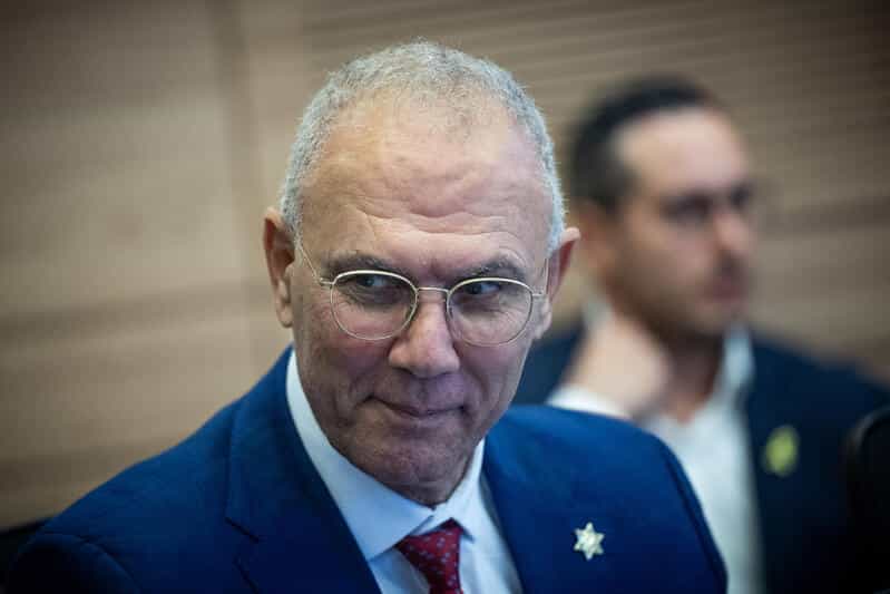המפגש המרגש: השגריר יוסי שלי לטייס ההודי הגיבור – "עשית משהו אמיץ נגד כל הסיכויים"
