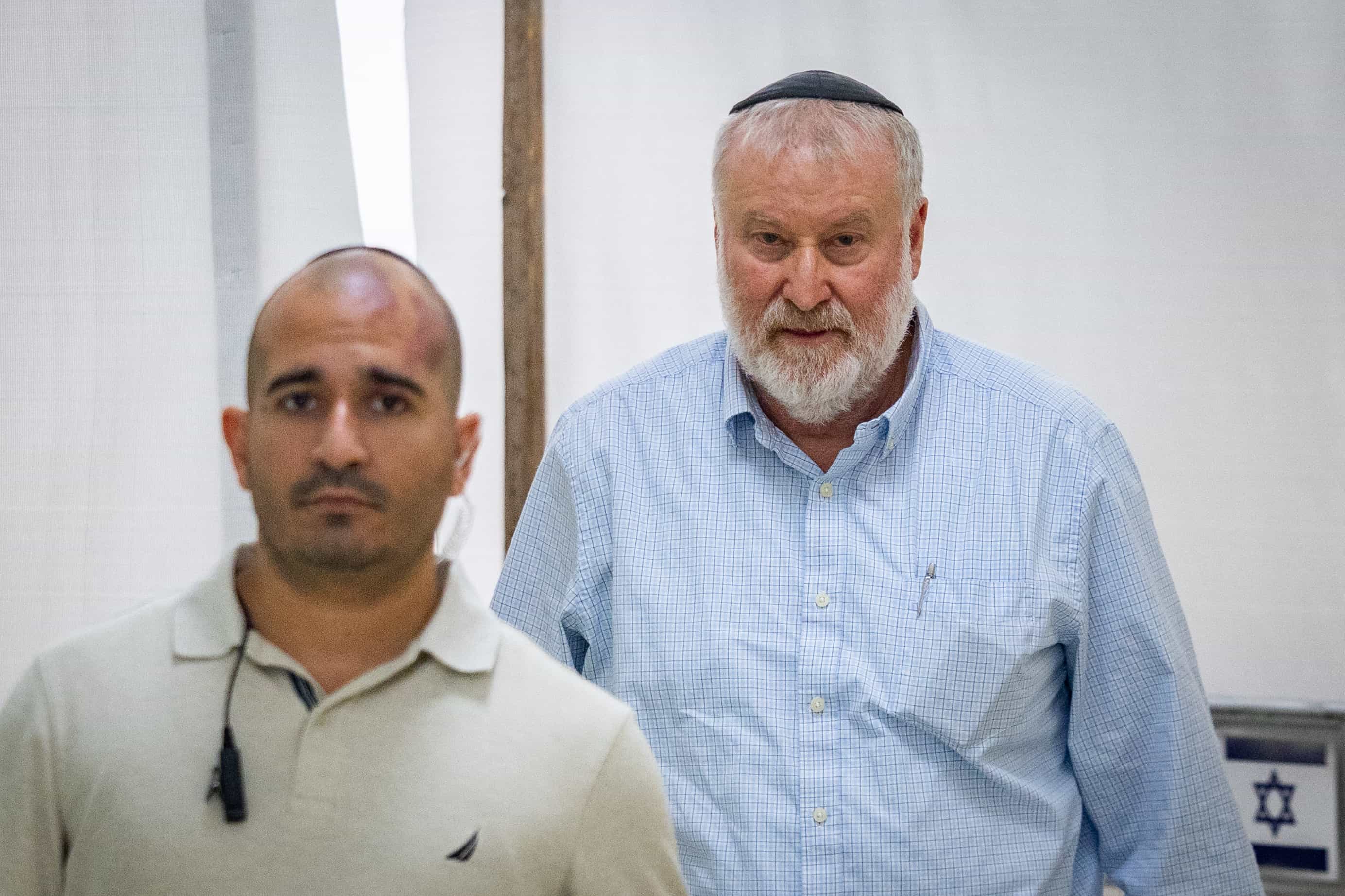 עו"ד חדד הציג למנדלבליט תיעוד על בדיקת הסיגרים והשמפניה: "זה בפירוש לא מה שאני אישרתי בזמנו"