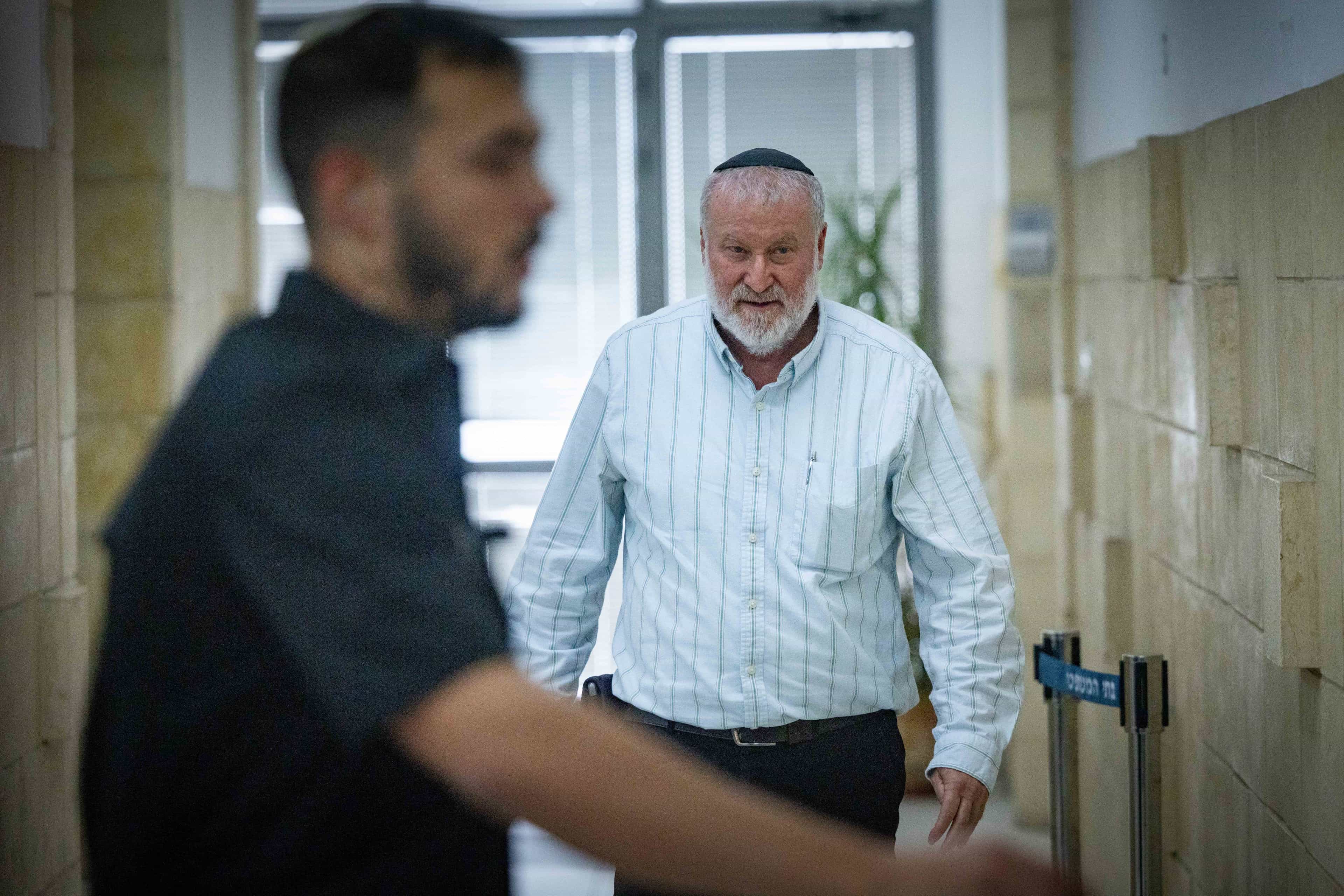 מנדלבליט על תיק 4000: היה לחץ תקשורתי לפתוח בחקירה