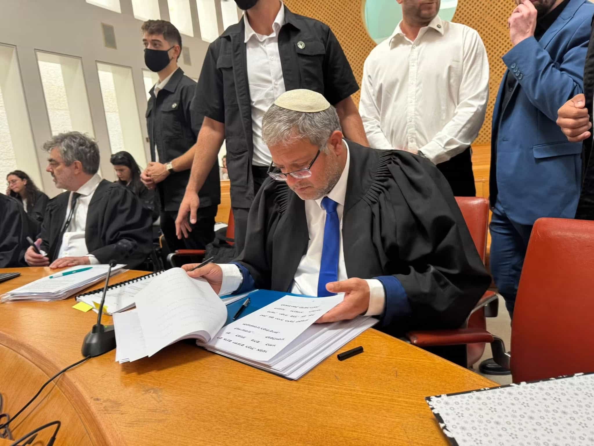 בן גביר חזר לגלימת עורך הדין בדיון על פסילת אבו שחאדה: ״יאללה ברא״