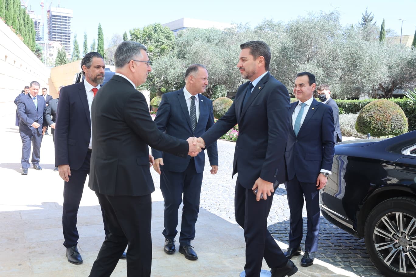 "הכרזנו על חמאס ומשמרות המהפכה כארגוני טרור": סגן נשיא פרגוואי נפגש עם גדעון סער