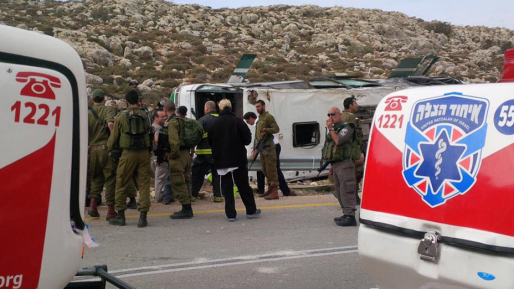 צילום: מדברים תקשורת חיילת נהרגה ועשרות נפצעו בהתהפכות אוטובוס חיילים באזור כוכב השחר (וידאו)