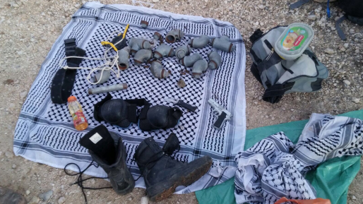 צילום: דובר צה כוחותינו מנעו פיגועים רבים: עשרות מטעני צינור ואקדח נתפסו בבית אומר