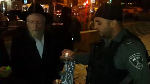 צילום: חדשות 0404 צפו: נר ראשון של משמר הגבול בשער שכם בירושלים