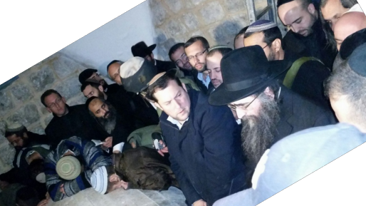 צילום: מדברים תקשורת מעל 1,000 יהודים התפללו בקבר יוסף בשכם