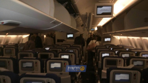 צילום: חדשות 0404 מטוס מצרי נחטף ונחת בלרנקה: החוטף דורש לדבר עם גרושתו