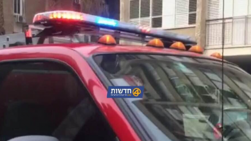 צילום: חדשות 0404 בניגוד לתקנות: רכבי כיבוי מסתובבים עם אור כחול. במשטרה זועמים
