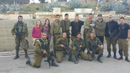 צילום: חדשות 0404 ככה מפתיעים לוחם ביום הולדתו (וידאו)