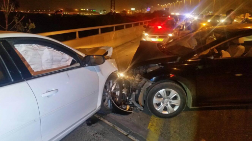 צילום: חדשות 0404 כנופיית ערבים נמלטה מהמשטרה וגרמה לתאונה עם פצועים