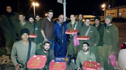 צילום: חדשות 0404 התושבים הודו ללוחמים שלכדו מחבלים חמושים ליד מגדלים