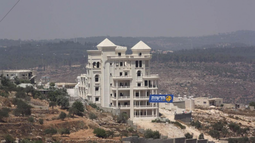 צילום: תנועת רגבים עמונה נמחקה, בתי עפרה נהרסו וטירת המיליונים הערבית עומדת על תילה