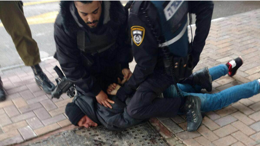 צילום: ניסיון פיגוע דקירה במחסום קלנדיה – המחבל נעצר