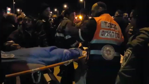 צילום: איציק טובול צפו: פינוי המחבל מגבעת זאב. אזרחים זעמו: "למה לא חיסלו אותו"