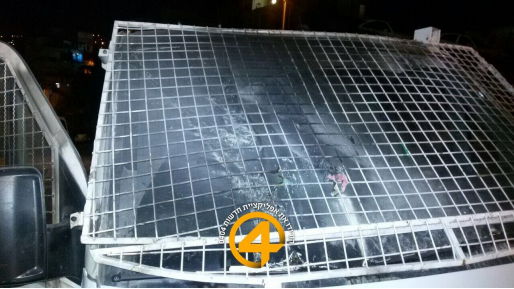 צילום: חדשות 0404 שני בקבוקי תבערה הושלכו לעבר רכב האבטחה בכפר התימנים בירושלים