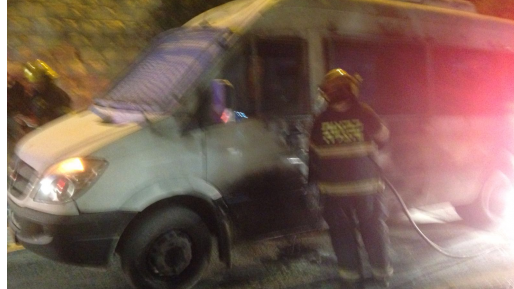צילום: ג׳וש וונדר ניסיון לרצח בירושלים: מחבלים תקפו רכב בחמישה בקבוקי תבערה
