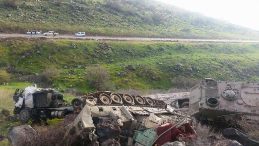 צילום: גורם צבאי משאית שהובילה שני נגמ"שים התהפכה ברמת הגולן