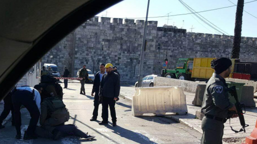 צילום: מדברים תקשורת ניסיון פיגוע דקירה בשער שכם בירושלים – המחבלת נעצרה