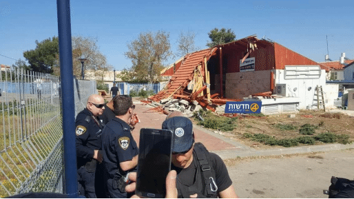 צילום: באדיבות התושבים בית כנסת בלתי חוקי נהרס בעכו בליווי כוחות יסמ"