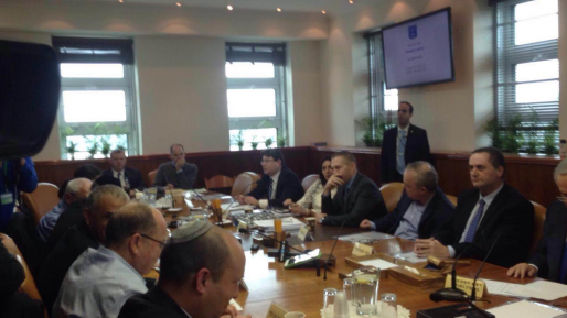 צילום: שלמה מור על רקע חקירת החייל: עימות בישיבת הממשלה בין נתניהו לבנט