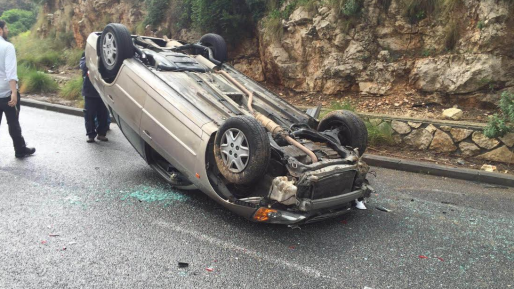 צילום: דוברות איחוד הצלה בתוך פחות מ-24 שעות: שני כלי רכב התהפכו באותו מקום