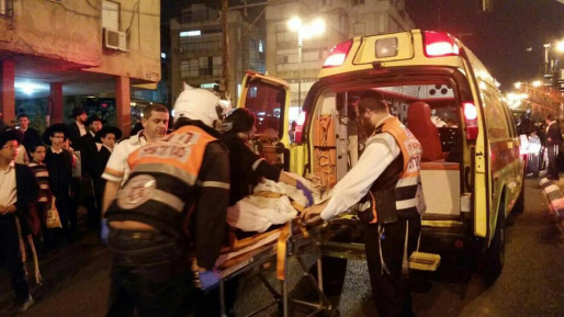 צילום: מוטי קרליץ, תיעוד מבצעי מד הולך רגל נפצע קשה בתאונת דרכים באשדוד