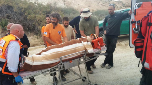 צילום: אשל רז נער בן 13 נפצע בטיול בנחל חווארים וחולץ ע"י יחל"צ הר הנגב