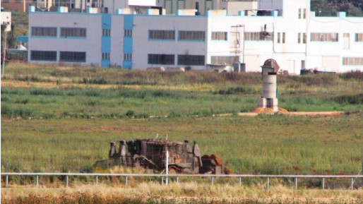צילום: הצלה יו מטען חבלה הופעל לעבר דחפור צה"ל בגבול הרצועה – אין נפגעים