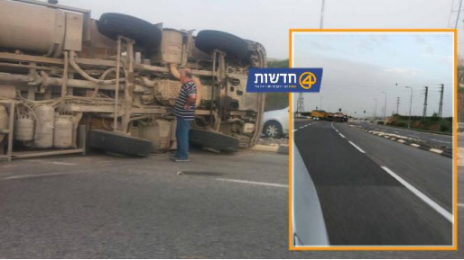 צילום: חדשות 0404 משאית התהפכה בצומת עמיעד – חלק מהציר נחסם לתנועה