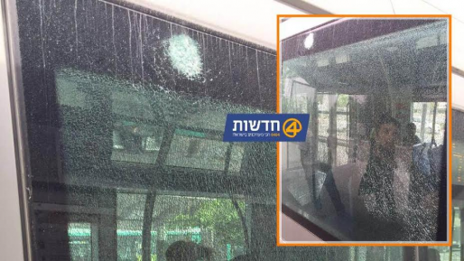 צילום: חדשות 0404 הרכבת הקלה נרגמה באבנים בשועפט – נזק כבד לחלונות